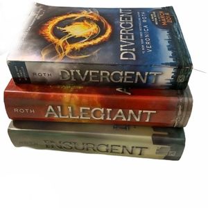 Divergent Trilogy by Veronica Roth